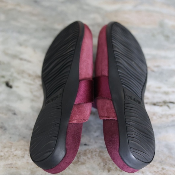 Vionic Women Burgundy Suede Laurel Mules Slip On Comfort Shoes Arch Support Sz 9 - Picture 7 of 9